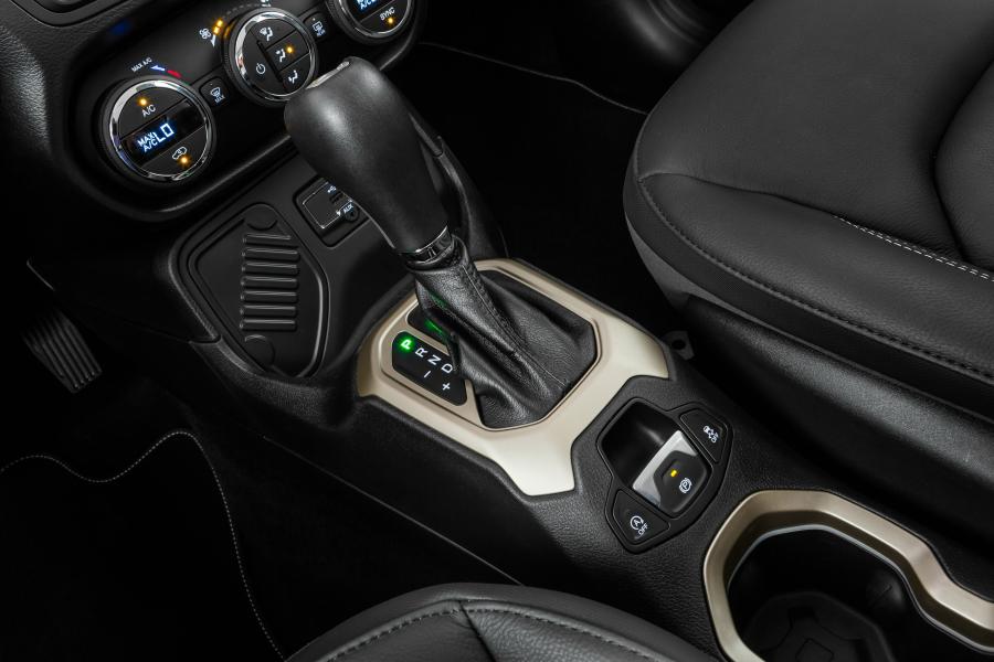 Детали интерьера Jeep Renegade Limited (BU) 2016 года  (LA) (фото 18 из 21)